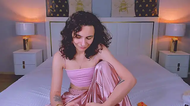 Snapshot of RIANA_SI chatting on 07-10-26, 12:48 RIANA SI online show from 07-10-26, 12:48