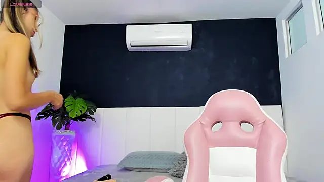 Snapshot of yeye_sweet_ chatting on 06-25-26, 05:12 yeye sweet online show from 06-25-26, 05:12