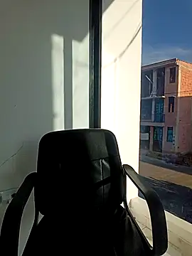 Snapshot of Alejandra_N chatting on 02-05-26, 12:10 Alejandra N online show from 02-05-26, 12:10