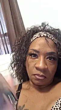 Snapshot of Big_Booty_Bonnie chatting on 02-25-26, 04:27 Big Booty Bonnie online show from 02-25-26, 04:27