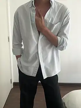 Dickieplay001 online show from 04-05-26, 06:21