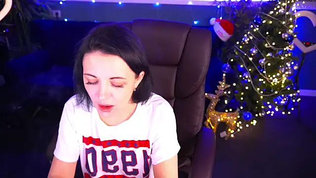 Snapshot of Dafni_Monn chatting on 12-31-24, 11:31 Dafni Monn online show from 12-31-24, 11:31