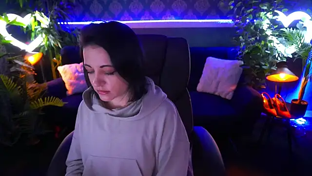 Snapshot of Dafni_Monn chatting on 03-11-25, 06:32 Dafni Monn online show from 03-11-25, 06:32
