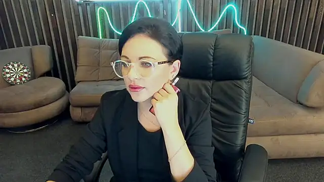 Snapshot of Dafni_Monn chatting on 09-20-25, 05:41 Dafni Monn online show from 09-20-25, 05:41
