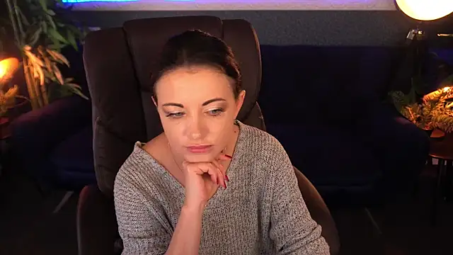 Dafni Monn online show from 11-06-25, 06:36