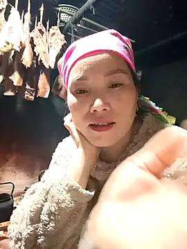 Snapshot of yu--yo chatting on 02-18-26, 11:28 yu--yo online show from 02-18-26, 11:28