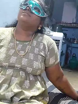 Snapshot of divyasree1431 chatting on 04-19-26, 01:32 divyasree1431 online show from 04-19-26, 01:32