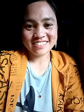 Snapshot of Lyyylina chatting on 05-25-26, 11:27 Lyyylina online show from 05-25-26, 11:27