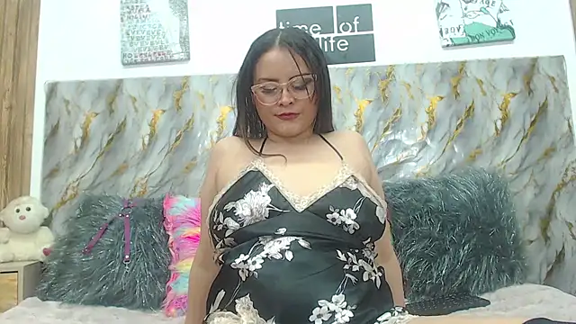 Snapshot of rossyvalbuena chatting on 05-02-26, 03:28 rossyvalbuena online show from 05-02-26, 03:28