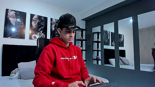 Alejo Grey online show from 01-15-26, 12:43