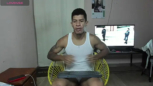 Snapshot of antonio_aguilarx chatting on 06-23-26, 12:25 antonio aguilarx online show from 06-23-26, 12:25