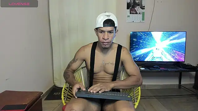 Snapshot of antonio_aguilarx chatting on 06-24-26, 01:43 antonio aguilarx online show from 06-24-26, 01:43