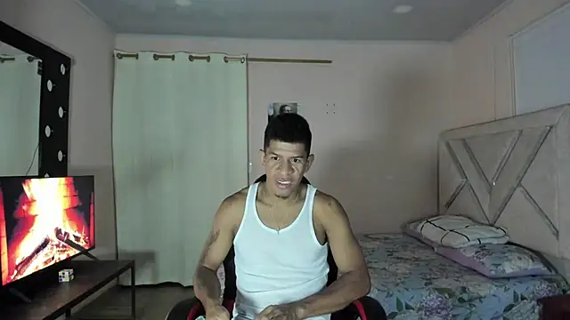 Snapshot of antonio_aguilarx chatting on 07-16-26, 11:44 antonio aguilarx online show from 07-16-26, 11:44