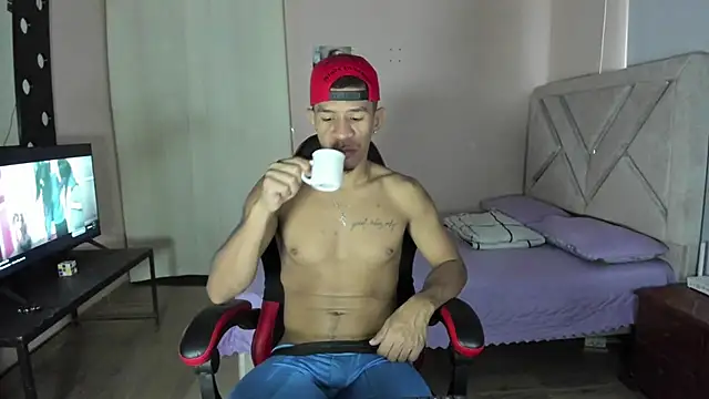 Snapshot of antonio_aguilarx chatting on 07-28-26, 06:07 antonio aguilarx online show from 07-28-26, 06:07