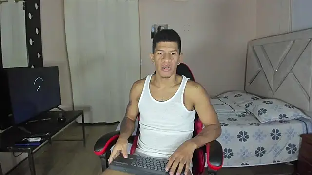 Snapshot of antonio_aguilarx chatting on 08-04-26, 11:40 antonio aguilarx online show from 08-04-26, 11:40
