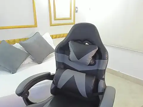 Snapshot of bella_fernand chatting on 02-02-26, 07:01 bella fernand online show from 02-02-26, 07:01