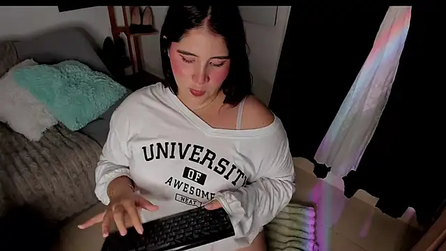 Snapshot of ivy_velvet chatting on 06-14-26, 01:47 ivy velvet online show from 06-14-26, 01:47