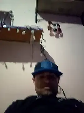 Snapshot of yoguitolokoche chatting on 01-12-26, 02:22 yoguitolokoche online show from 01-12-26, 02:22