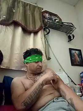 Snapshot of yoguitolokoche chatting on 02-27-26, 12:49 yoguitolokoche online show from 02-27-26, 12:49