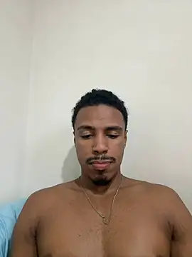 Snapshot of LorenzoBlack27 chatting on 06-19-26, 07:39 LorenzoBlack27 online show from 06-19-26, 07:39