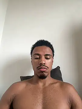 Snapshot of LorenzoBlack27 chatting on 06-20-26, 01:58 LorenzoBlack27 online show from 06-20-26, 01:58