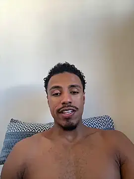 Snapshot of LorenzoBlack27 chatting on 06-21-26, 05:48 LorenzoBlack27 online show from 06-21-26, 05:48