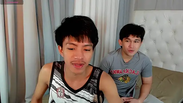 Snapshot of davincihugecock chatting on 02-10-26, 04:33 davincihugecock online show from 02-10-26, 04:33