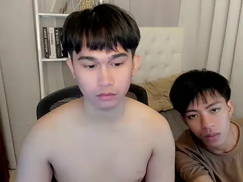 Snapshot of davincihugecock chatting on 02-28-26, 05:58 davincihugecock online show from 02-28-26, 05:58