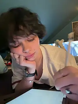 Snapshot of quwuinnie333 chatting on 01-08-26, 05:43 quwuinnie333 online show from 01-08-26, 05:43