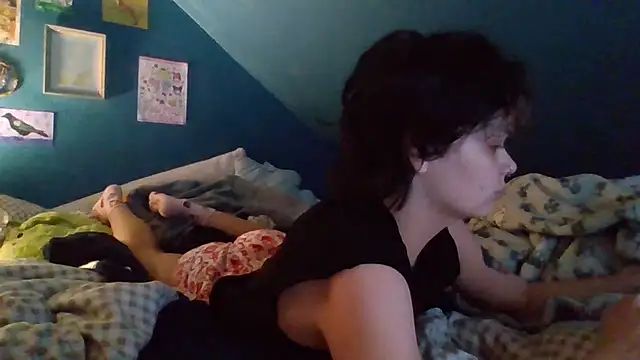 Snapshot of quwuinnie333 chatting on 02-05-26, 04:28 quwuinnie333 online show from 02-05-26, 04:28