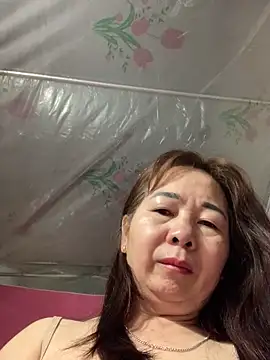 Snapshot of -Mery- chatting on 04-24-26, 07:49 -Mery- online show from 04-24-26, 07:49