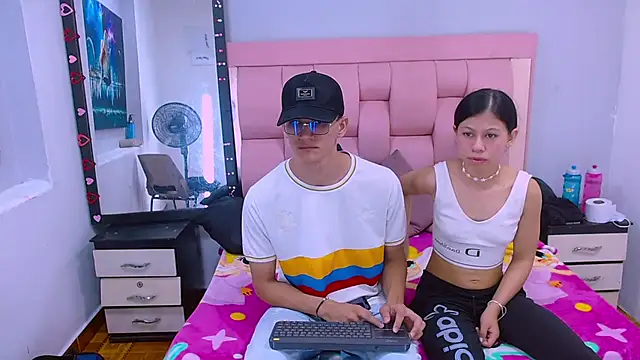 Sophi and Jack online show from 03-10-26, 10:59