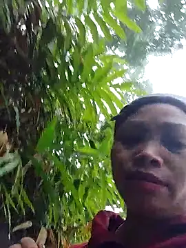 Snapshot of miray- chatting on 02-05-26, 01:10 miray- online show from 02-05-26, 01:10