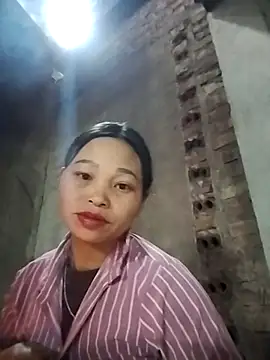 Snapshot of miray- chatting on 02-13-26, 01:34 miray- online show from 02-13-26, 01:34