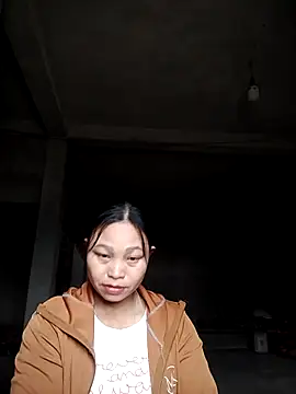 Snapshot of miray- chatting on 02-15-26, 08:46 miray- online show from 02-15-26, 08:46