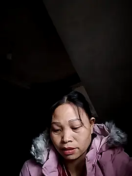 Snapshot of miray- chatting on 02-19-26, 09:49 miray- online show from 02-19-26, 09:49