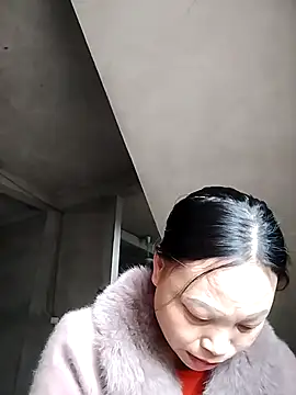 Snapshot of miray- chatting on 02-21-26, 01:50 miray- online show from 02-21-26, 01:50