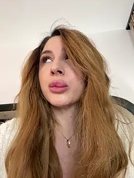 Snapshot of LucyBridgette chatting on 02-21-26, 09:10 LucyBridgette online show from 02-21-26, 09:10