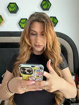 LucyBridgette online show from 06-04-26, 11:16
