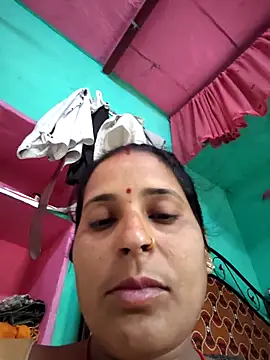 Snapshot of Reena_lodha chatting on 04-19-26, 10:25 Reena lodha online show from 04-19-26, 10:25
