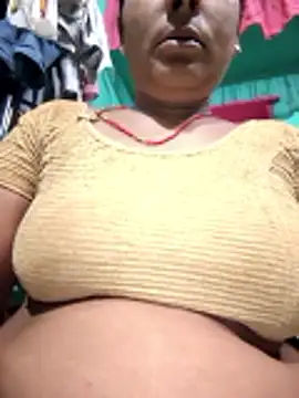 Snapshot of Reena_lodha chatting on 04-19-26, 10:01 Reena lodha online show from 04-19-26, 10:01