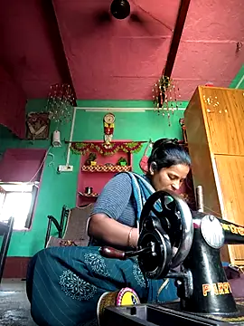Snapshot of Reena_lodha chatting on 04-20-26, 11:24 Reena lodha online show from 04-20-26, 11:24