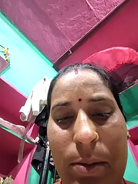 Snapshot of Reena_lodha chatting on 04-24-26, 04:09 Reena lodha online show from 04-24-26, 04:09