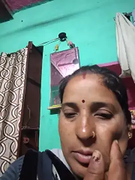 Snapshot of Reena_lodha chatting on 06-14-26, 11:07 Reena lodha online show from 06-14-26, 11:07