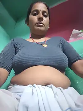 Snapshot of Reena_lodha chatting on 06-18-26, 10:25 Reena lodha online show from 06-18-26, 10:25
