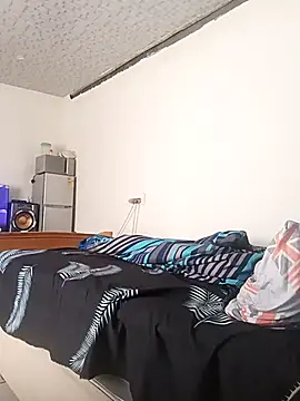 Snapshot of Winterslender chatting on 02-13-26, 08:21 Winterslender online show from 02-13-26, 08:21