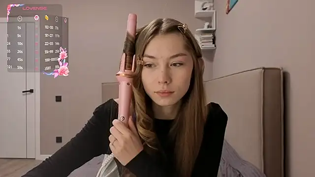 Snapshot of LindyUnderkoffler chatting on 02-22-26, 01:09 LindyUnderkoffler online show from 02-22-26, 01:09