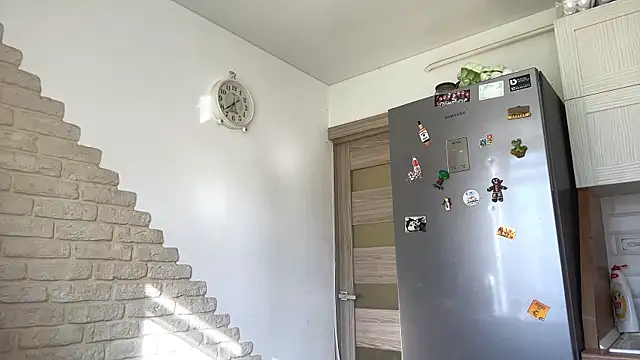 ElsieKuhlmann online show from 04-18-26, 02:10