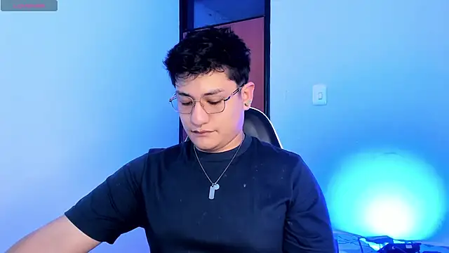 Theo Rowan online show from 02-10-26, 06:12