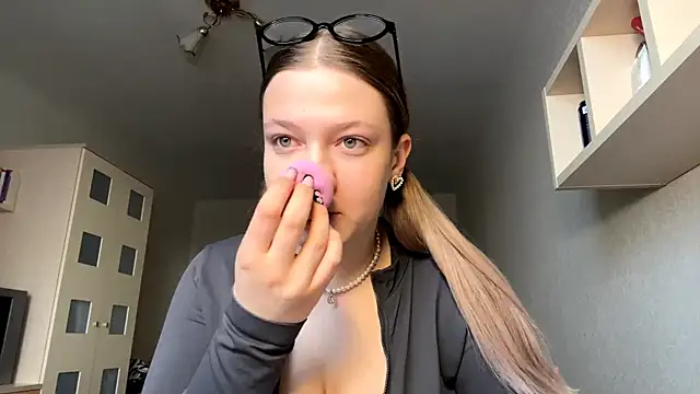 JammieMickiewicz online show from 03-06-26, 06:10